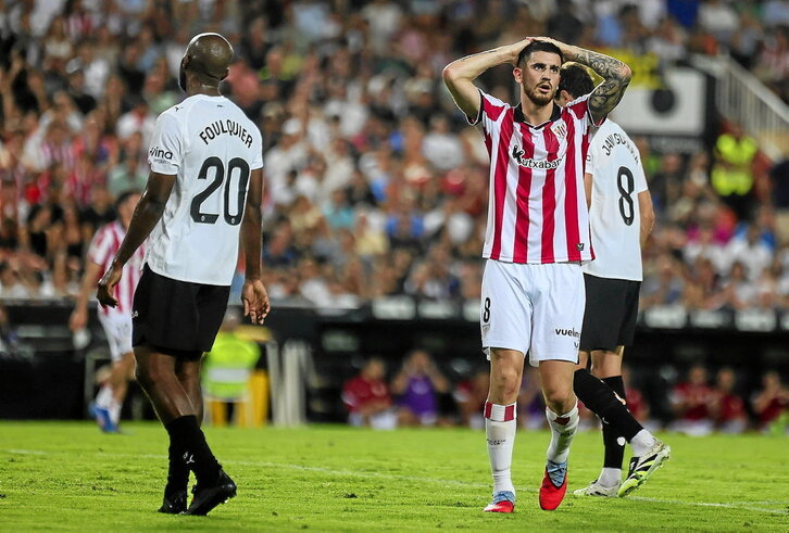 Sancet se lamenta por una de las ocasiones erradas en el primer tiempo.