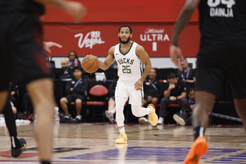 Markquis Nowell, jugando con Milwakee Bucks en la Summer League de este verano.