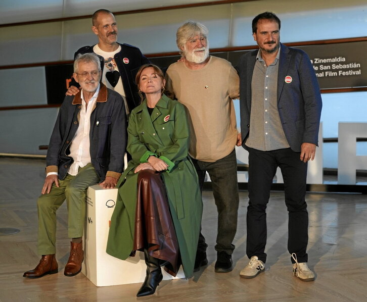 El equipo de “Maspalomas”, ayer en el Kursaal.
