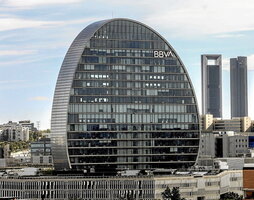 BBVA ha mejorado un 10% su opa sobre Banco Sabadell.