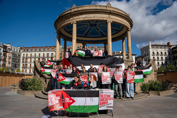 Manifestazio nazionala deitzeko agerraldia Iruñean.