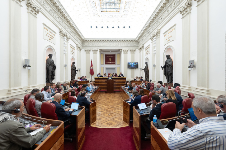 Imagen de la primera jornada del pleno en las JJGG de Araba el lunes.