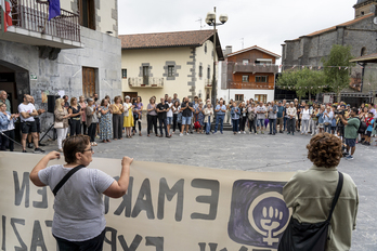 Concentración realizada en Aduna contra la explotación sexual de las mujeres en agosto de 2024.