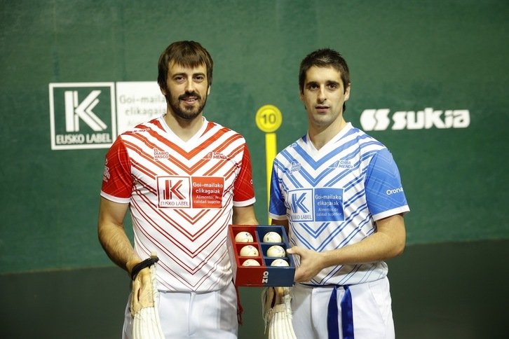 Barrenetxea IV y Juanenea, con el material elegido para la final del sábado.