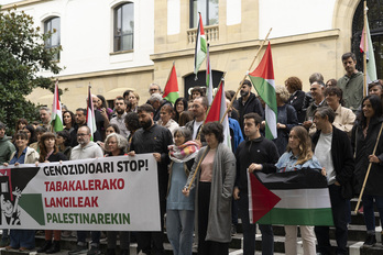 Tabakalerako langileek egindako elkarretaratzea, palestinarrei elkartasuna adierazteko.