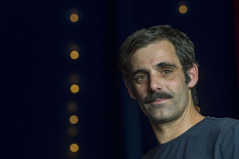 Pedro Mari Otaño girpuzten du Usabiagak filmean.