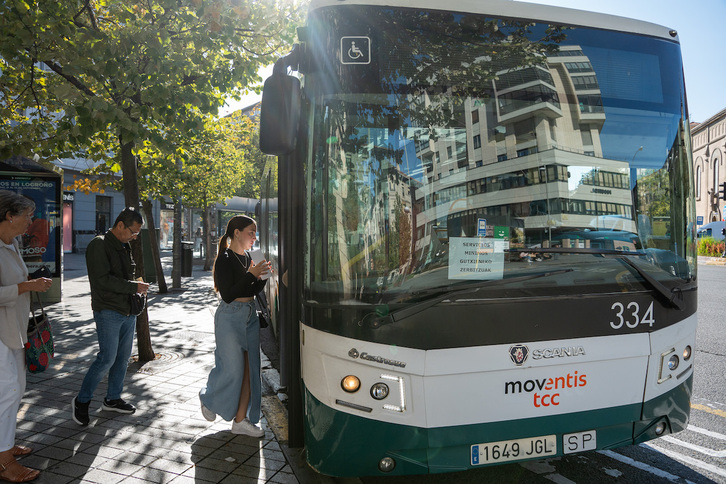 Los paros del servicio de villavesas de Iruñerria se mantienen a la espera de una nueva reunión entre empresa adjudicataria y comité.