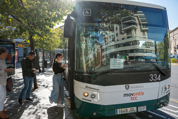 Los paros del servicio de villavesas de Iruñerria se mantienen a la espera de una nueva reunión entre empresa adjudicataria y comité.