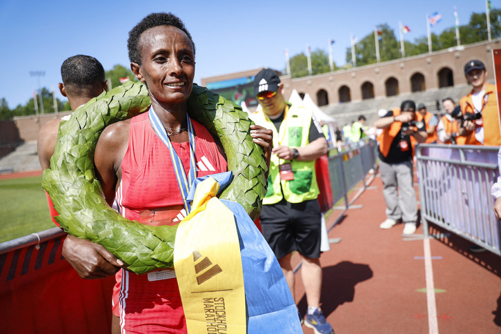 Shewarge Alene, tras imponerse en el maratón de Estocolmo el pasado 31 de mayo.