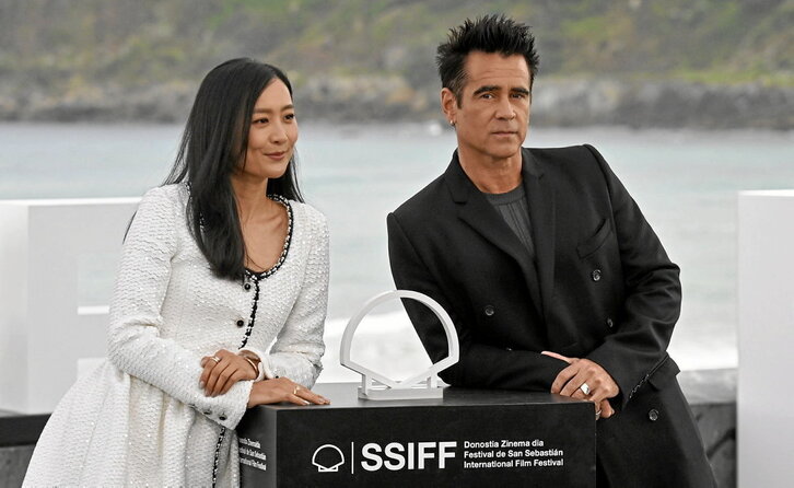 Fala Chen y Colin Farrell, protagonistas de «Ballad of a small player», ayer en Zinemaldia.