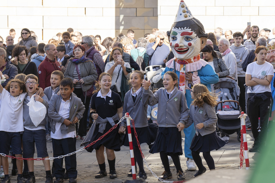 Emoción a raudales antes del lanzamiento del cohete.