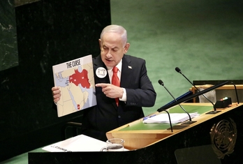 Benjamin Netanyahu muestra un mapa con los países que sitúa en el «eje de Irán».