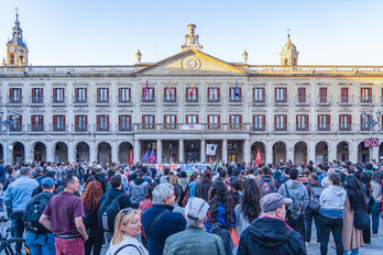 La manifestación de la plantilla de Enviser ha finalizado ante el Ayuntamiento.
