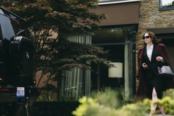 ‘Bugonia’ filmaren fotograma.