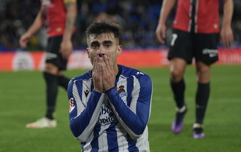 Sergio Francisco ha destacado a Ander Barrenetxea como uno de los futbolistas que mejor inicio liguero están haciendo.