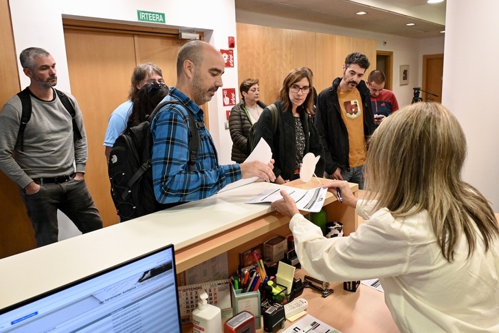 Representantes de la mayoría sindical registrando la solicitud de conciliación ante el CRL.