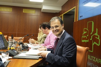 El consejero de Salud, Alberto Martínez, no ha convencido a los grupos de la oposición.