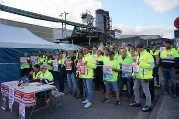 Maderas de Llodio-ko langileen prentsaurrekoa, astelehen honetan Laudion.