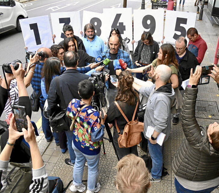 Representantes sindicales comparecieron tras el registro en el CRL.