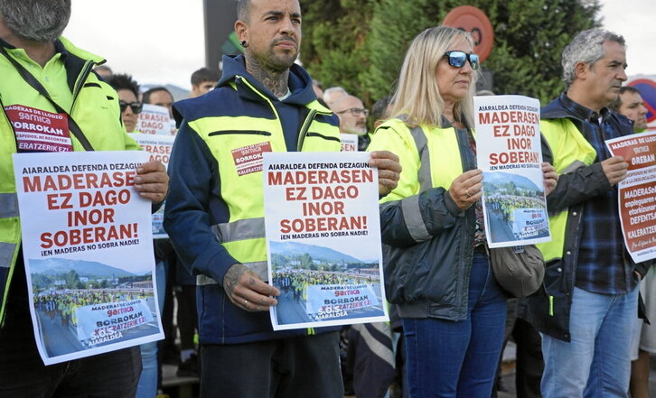 Maderas de Llodioko langileen prentsaurrekoa, atzo, Laudion.