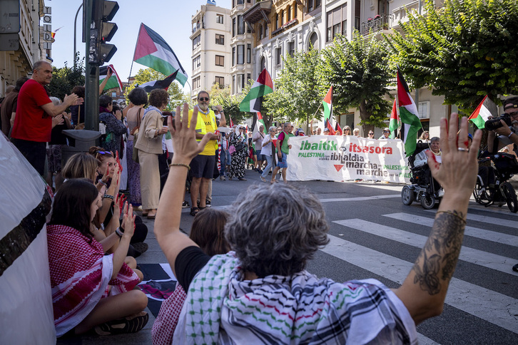 La marcha Ibaitik Itsasora a su paso por Iruñea, el pasado 14 de septiembre.