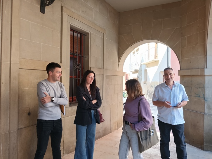 Los cuatro ediles que han apoyado la moción: Lanas (nuevo alcalde), Beroiz, Olleta y Aiape.