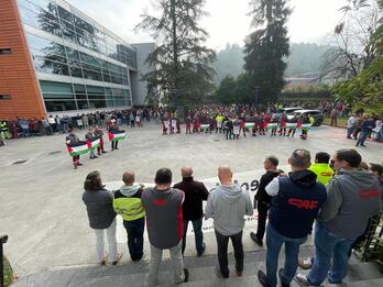 Los trabajadores de CAF han parado y se han concentrado este miércoles.