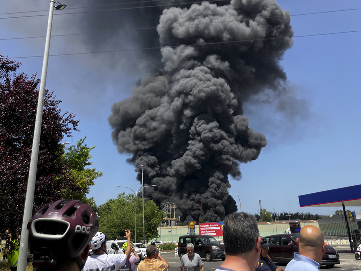 Imagen del incendio que destruyó LEA.