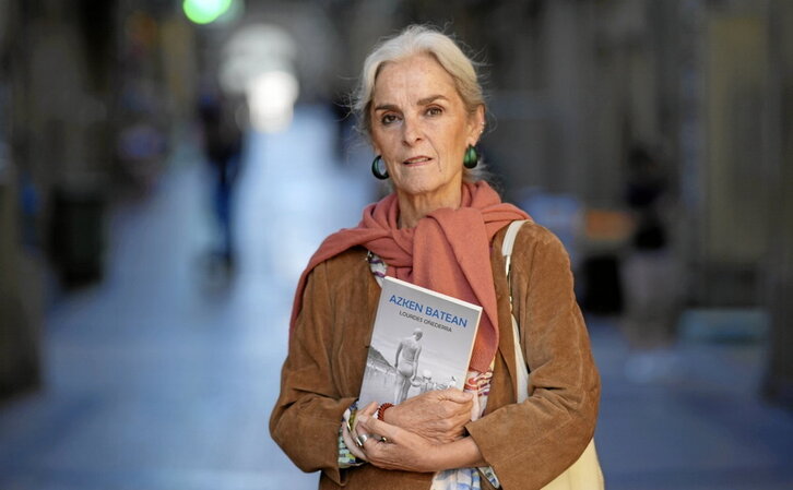 Lourdes Oñederrak «Azken batean» eleberria aurkeztu zuen atzo.