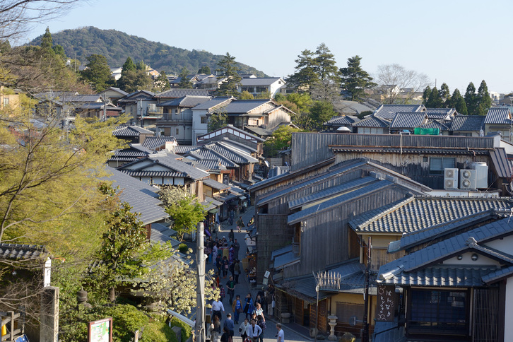 Japonian, tokiko zortzi gobernuk tokku minpaku sistema onartu dute.