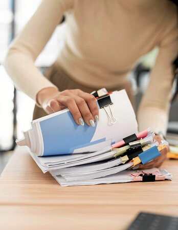 Hezkuntzaren desburokratizazioa eskatzen dute irakasleek.