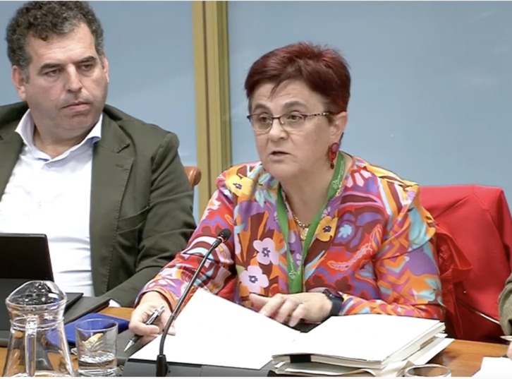 La directora de Osakidetza, Lorea Bilbao, anunció los nombramientos en el Parlamento.