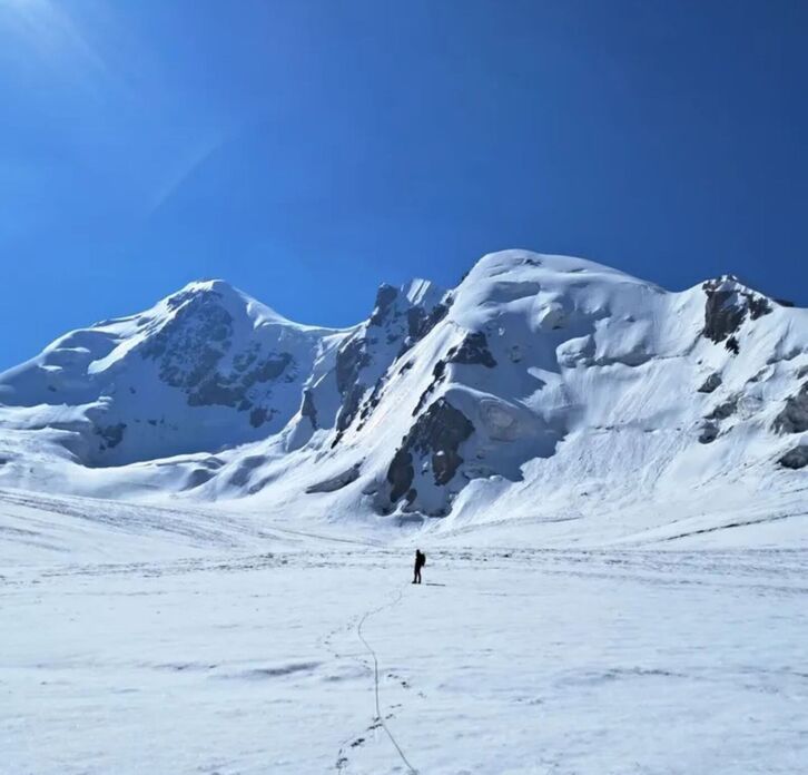 Muro eta Txintxurreta donostiarrak Kirgizistaneko Djangart mendilerroan esploratzen izan dira. 