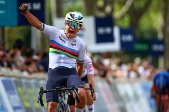 Luciendo el maillot arco iris de campeona mundial, Paula Ostiz ha cosechado el doblete en los Campeonatos de Europa.
