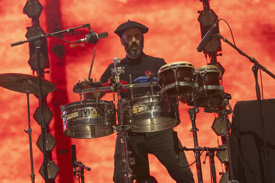 Chalart 58 perkusioaz arduratu zen. Chalart 58 perkusioaz arduratu zen.