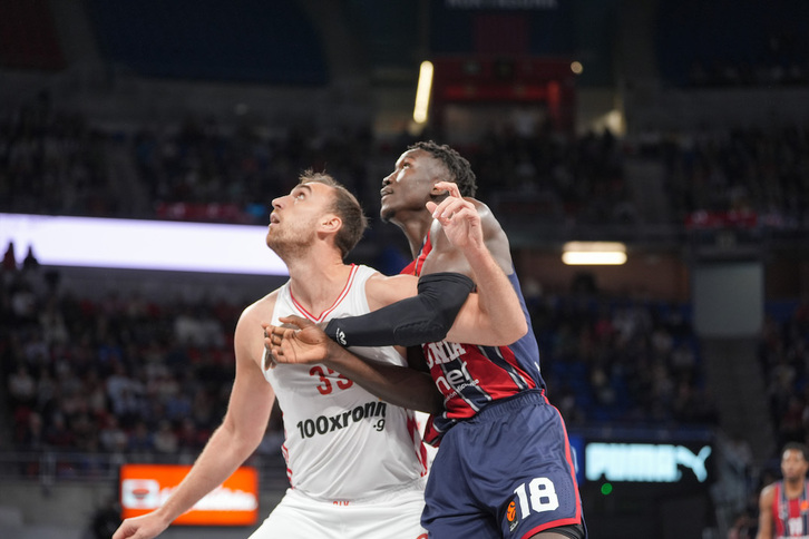 Uno de los puntos débiles de este Saski Baskonia está en el puesto de pívot.