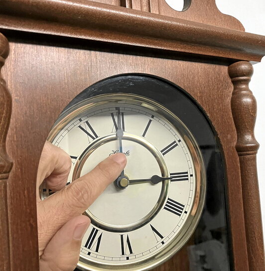 Urriaren 25etik 26rako gauean, goizaldeko 3.00etan 2.00ak izango dira. Betiko eroljuetan eskuz egin beharko dugu aldaketa. Adimenduetan, aldaketa automatikoki gauzatuko da.