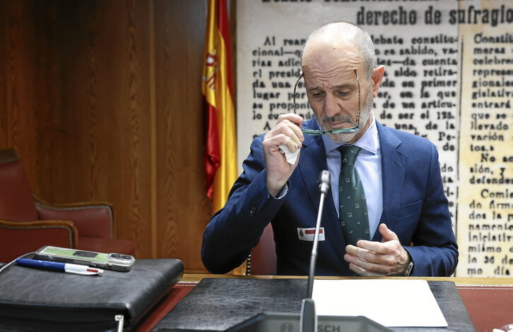 El coronel jefe de la UCE-2, José Vázquez Aznárez, en la comisión del Senado.