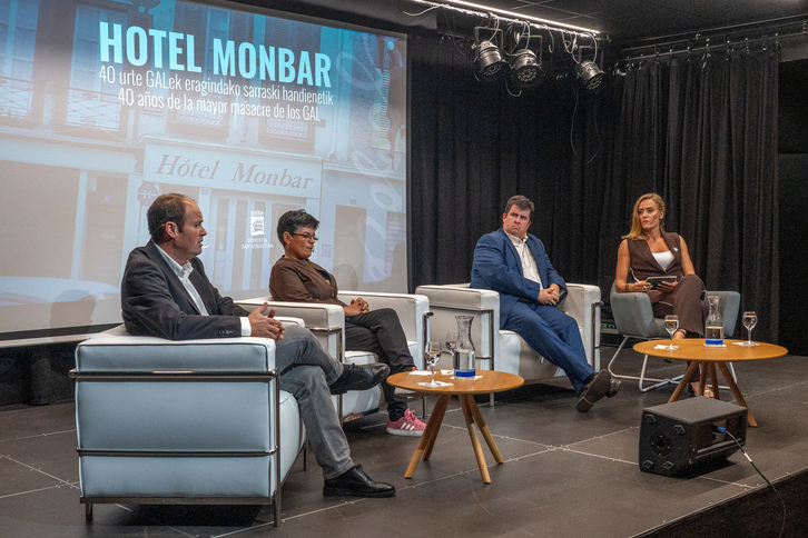 Jon Mirena Landa, Ainara Esteran, Jerónimo Ríos y la moderadora Maitena Salinas.