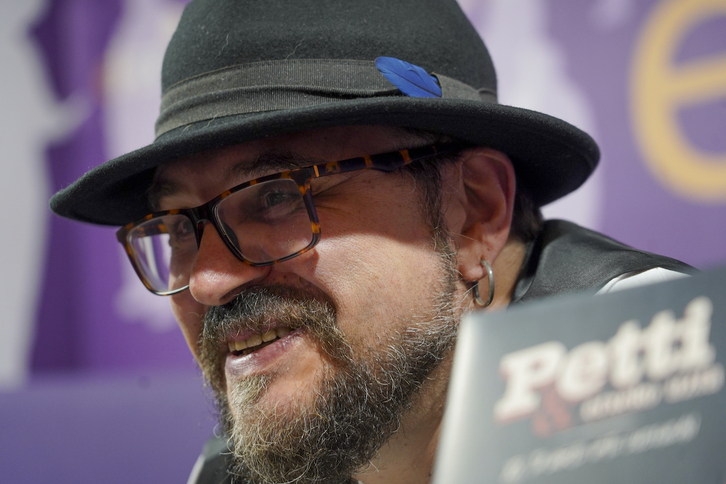 Petti, asteazken goiz honetako aurkezpenean.