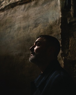 Bakarko saioa eskainiko du Eñaut Elorrietak Altzagan.