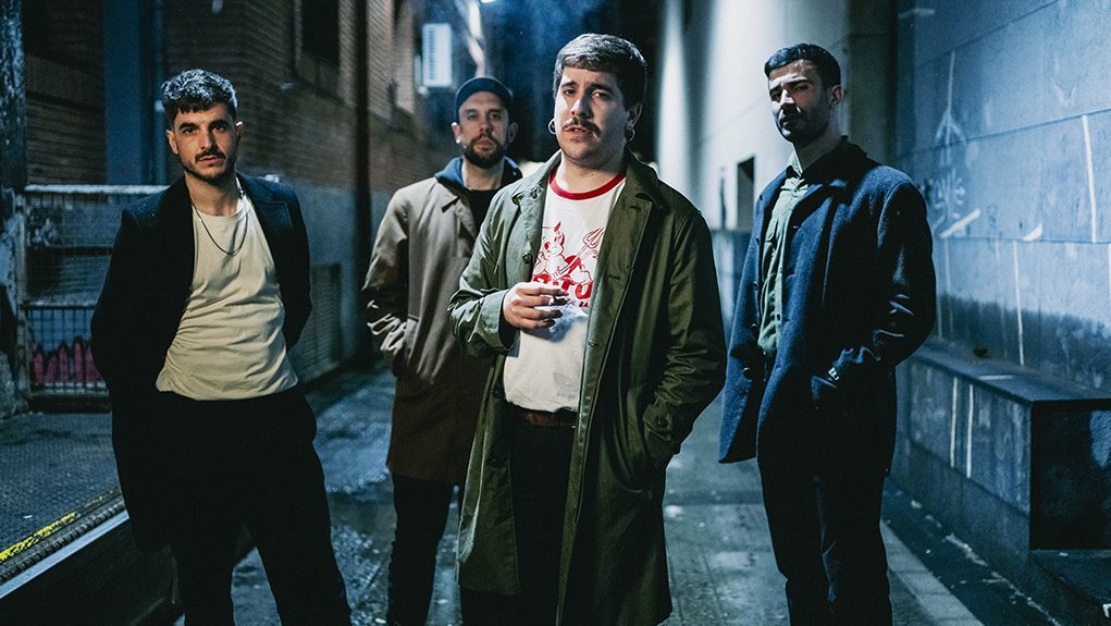 Ezpalak taldeak  diskoa aurkeztuko du zuzeneko bizian.