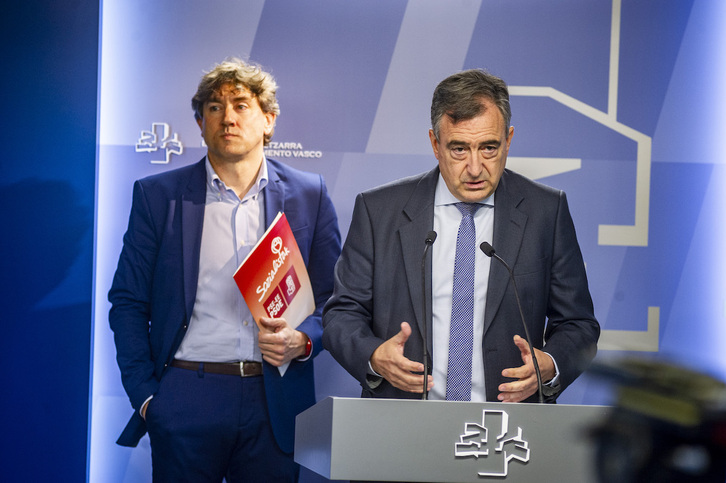 Andueza ha dejado caer su disconformidad con Esteban. En la imagen, una comparecencia conjunta anterior en el Parlamento.