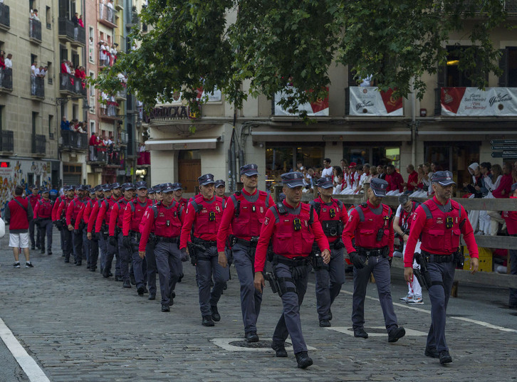 Foruzainak Iruñeko sanferminetako entzierroan.