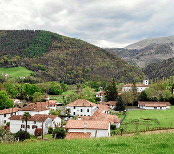 Itsasuarrak edo Itsasuko biztanleak ari dira proiektua bultzatzen.