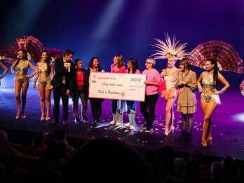 Lors de Show bask go on, Anna Garat et Cyril Claerbout ont réussi à  remplir la salle Tanka de Saint-de-Luz en faveur de l’association Nesk’à Paillettes.