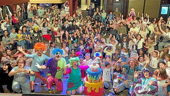 Kafe Antzokian ospatutako urtebetetze festa.