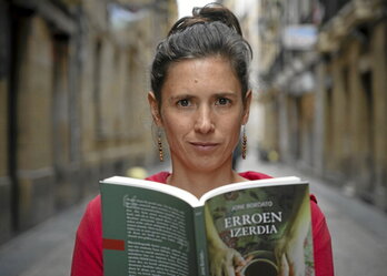 Jone Bordatok bere lehen liburua aurkeztu du.