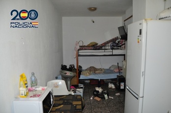 Imagen facilitada por la Policía española del lugar donde vivían las mujeres.