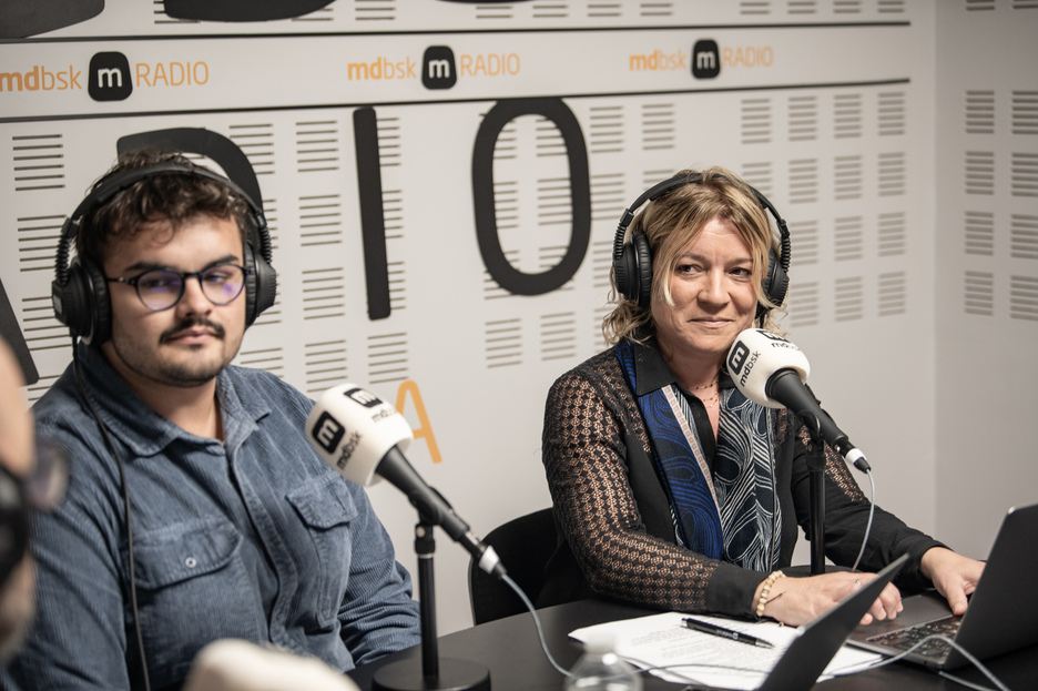 Iker Lagrenade eta Oihana Daguerre Mediabask Irratiko esatariek gidatu zuten zuzenekoa. Iker Lagrenade eta Oihana Daguerre Mediabask Irratiko esatariek gidatu zuten zuzenekoa.